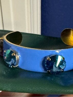 TOVA cuff in Blue Jean.